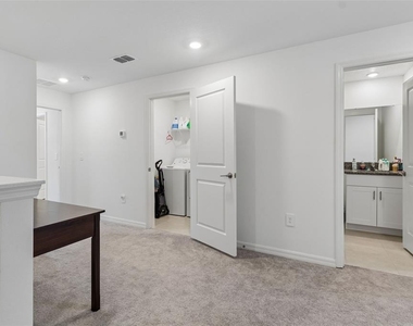 6076 Shiner Street - Photo Thumbnail 17