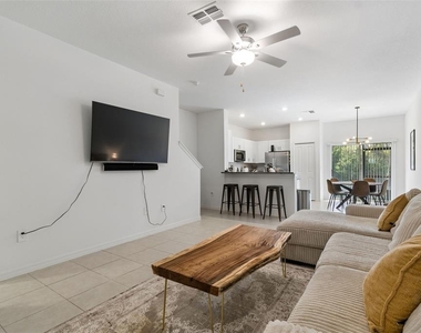 6076 Shiner Street - Photo Thumbnail 6