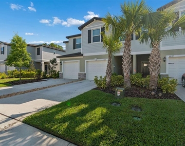 6076 Shiner Street - Photo Thumbnail 3