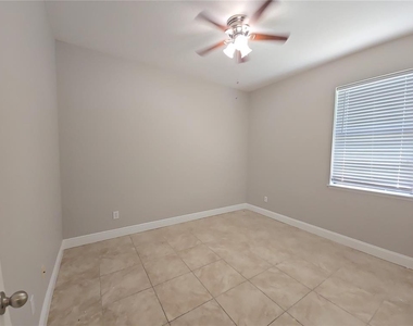 5201 Sunset Canyon Drive - Photo Thumbnail 14