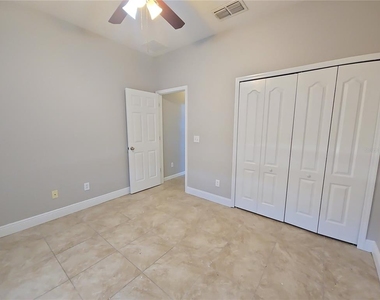 5201 Sunset Canyon Drive - Photo Thumbnail 20
