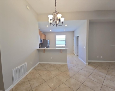 5201 Sunset Canyon Drive - Photo Thumbnail 4