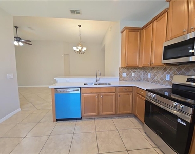 5201 Sunset Canyon Drive - Photo Thumbnail 7