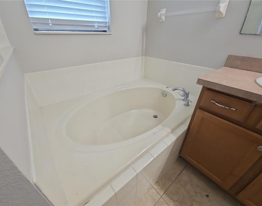 5201 Sunset Canyon Drive - Photo Thumbnail 26