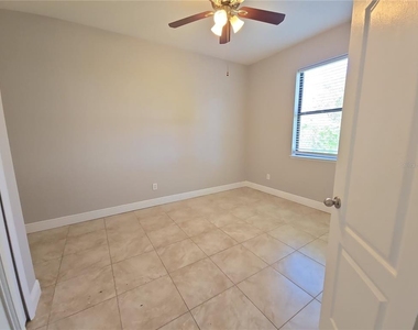 5201 Sunset Canyon Drive - Photo Thumbnail 21
