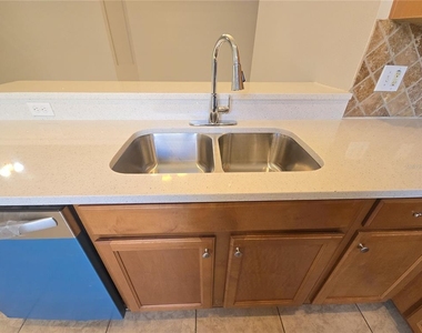5201 Sunset Canyon Drive - Photo Thumbnail 9