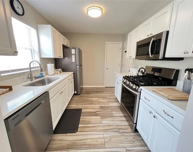2913 Panchos Way - Photo Thumbnail 10