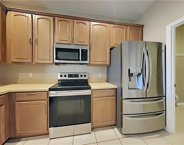 876 Hacienda Circle - Photo Thumbnail 5