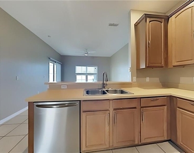 876 Hacienda Circle - Photo Thumbnail 4