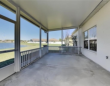 876 Hacienda Circle - Photo Thumbnail 14