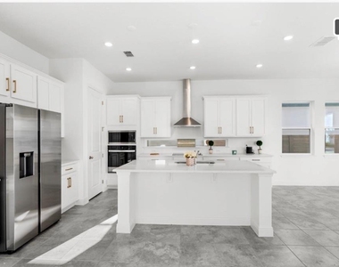 10133 Peebles Street - Photo Thumbnail 4