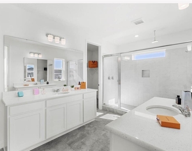 10133 Peebles Street - Photo Thumbnail 10