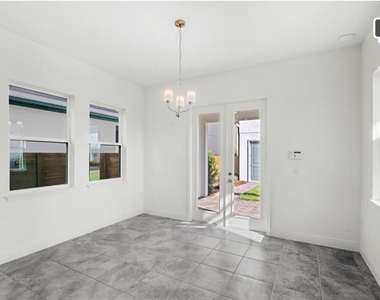 10133 Peebles Street - Photo Thumbnail 7