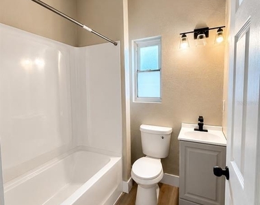 1242 23rd Street - Photo Thumbnail 6