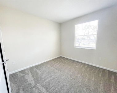 17052 Quicksilver Avenue - Photo Thumbnail 5
