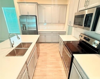 17052 Quicksilver Avenue - Photo Thumbnail 2