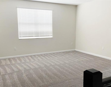 17052 Quicksilver Avenue - Photo Thumbnail 6