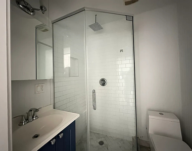 211 Johnson Avenue - Photo Thumbnail 5
