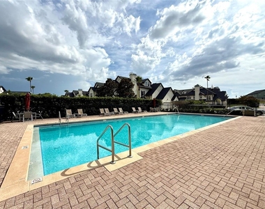 17411 Promenade Drive - Photo Thumbnail 20
