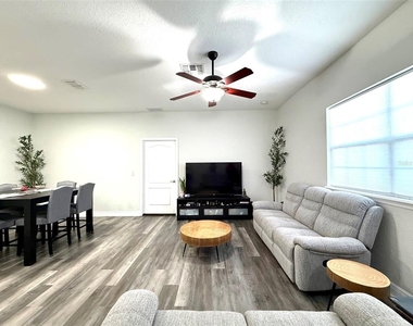 17411 Promenade Drive - Photo Thumbnail 3
