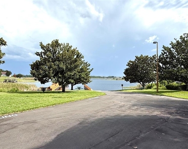 17411 Promenade Drive - Photo Thumbnail 27