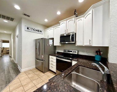 17411 Promenade Drive - Photo Thumbnail 7
