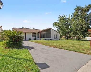 10157 Bluff Court - Photo Thumbnail 2
