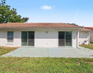 10157 Bluff Court - Photo Thumbnail 24