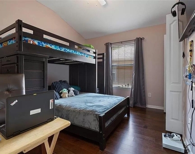 1131 Little Gem Loop - Photo Thumbnail 16
