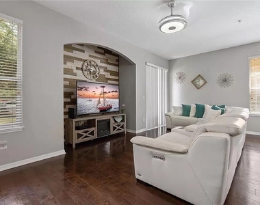 1131 Little Gem Loop - Photo Thumbnail 8
