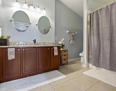 1131 Little Gem Loop - Photo Thumbnail 17