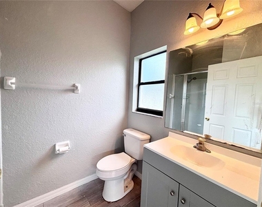 126 Sandy Point Way - Photo Thumbnail 18