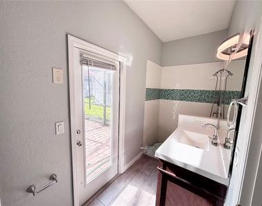 126 Sandy Point Way - Photo Thumbnail 14