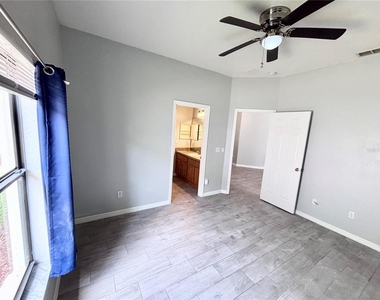 126 Sandy Point Way - Photo Thumbnail 11
