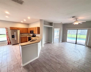 126 Sandy Point Way - Photo Thumbnail 5