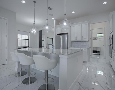 7661 Toscana Boulevard - Photo Thumbnail 3
