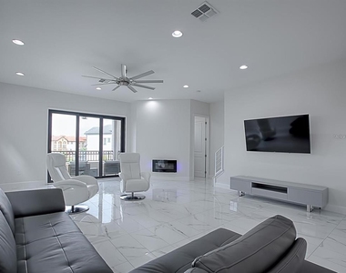 7661 Toscana Boulevard - Photo Thumbnail 10