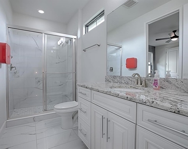 7661 Toscana Boulevard - Photo Thumbnail 23