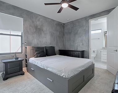 7661 Toscana Boulevard - Photo Thumbnail 22