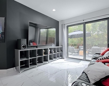 7661 Toscana Boulevard - Photo Thumbnail 28