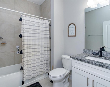 884 Klondike Street - Photo Thumbnail 16