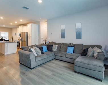 884 Klondike Street - Photo Thumbnail 11