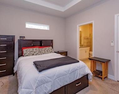 884 Klondike Street - Photo Thumbnail 12