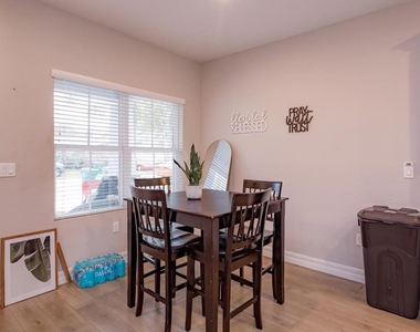 884 Klondike Street - Photo Thumbnail 2