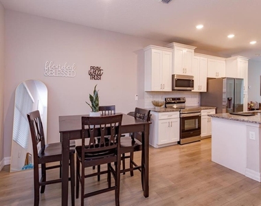 884 Klondike Street - Photo Thumbnail 1