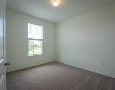 4565 Orchard View Alley - Photo Thumbnail 8
