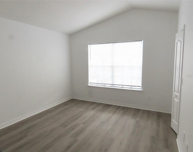 427 Wilton Circle - Photo Thumbnail 7