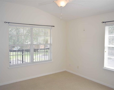 874 Ashworth Overlook Drive - Photo Thumbnail 14