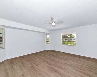 4819 Wecoma Avenue - Photo Thumbnail 10