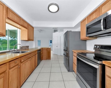4819 Wecoma Avenue - Photo Thumbnail 5